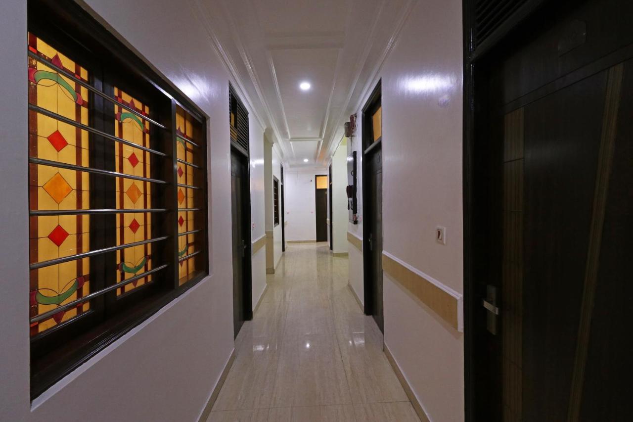Oyo Flagship Kumar Palace New Delhi Exterior photo