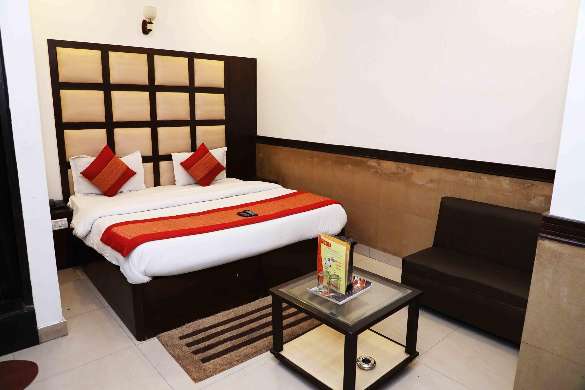 Oyo Flagship Kumar Palace New Delhi Exterior photo